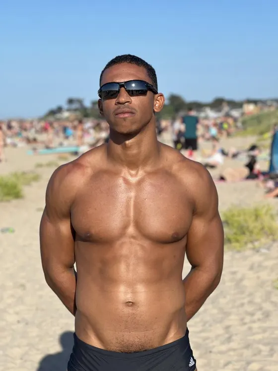 Kevin, Ebony male escort in Dubai โ photo 11