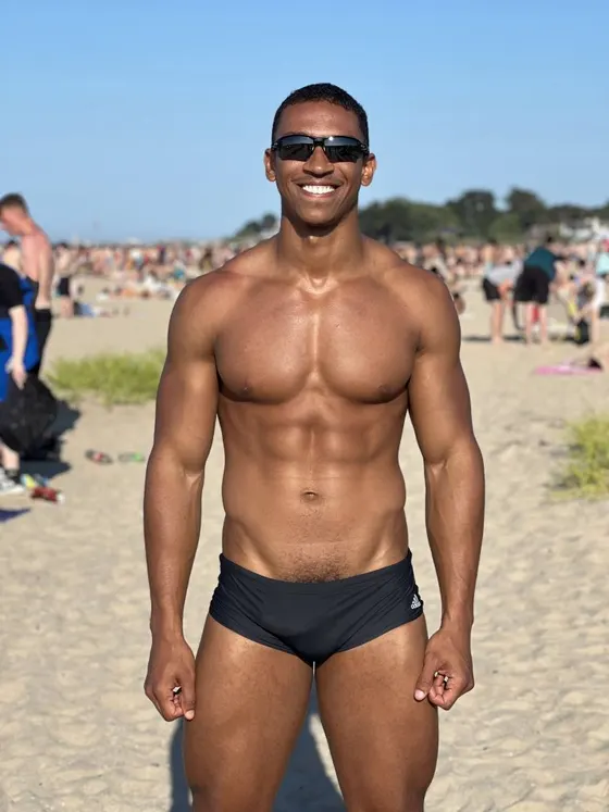 Kevin, Ebony male escort in Dubai โ photo 12
