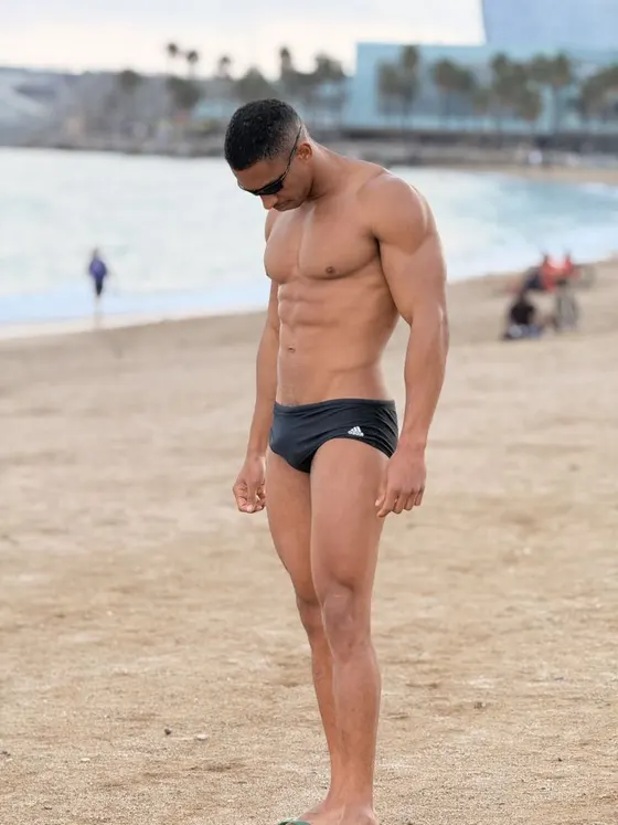Kevin, Ebony male escort in Dubai โ photo 3