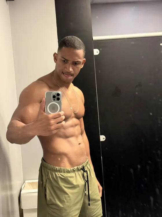 Kevin, Ebony male escort in Dubai โ photo 9