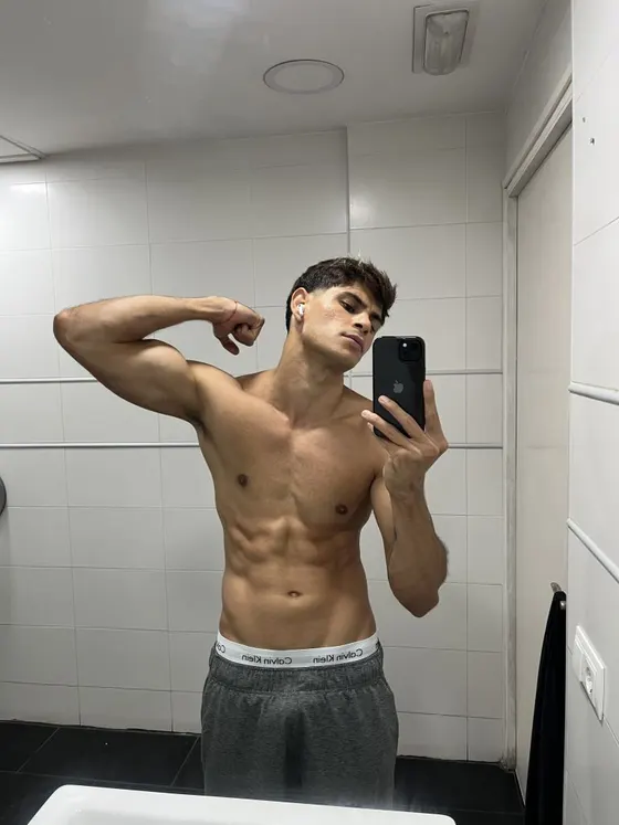 Lucas, Brazilian male escort in Dubai โ photo 12