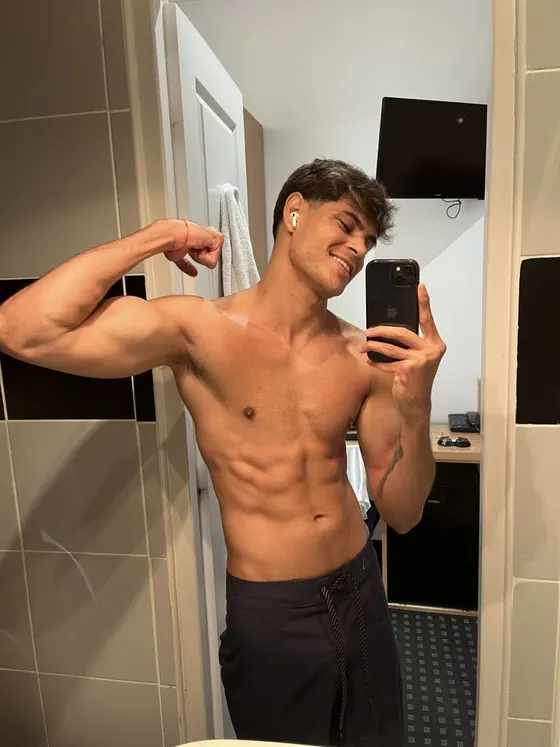 Lucas, Brazilian male escort in Dubai โ photo 8