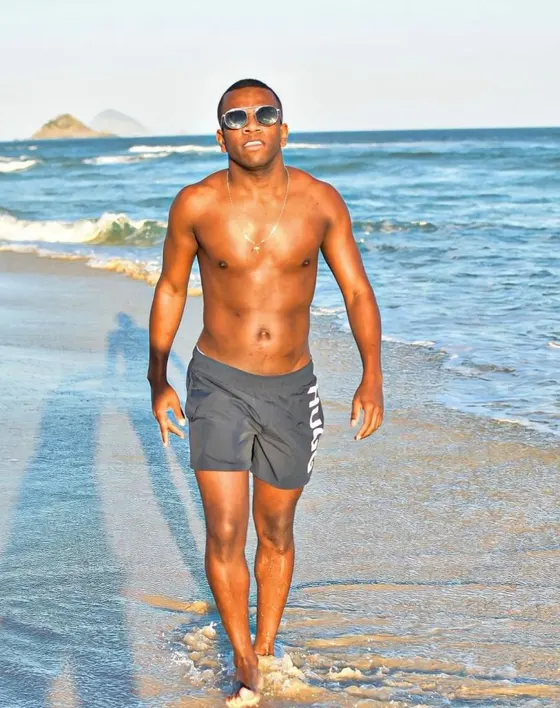 Lucas, male escort in Dubai โ photo 10
