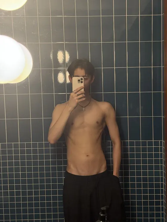 Lucas, male escort in Dubai โ photo 6