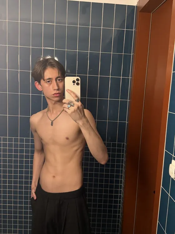 Lucas, male escort in Dubai โ photo 7