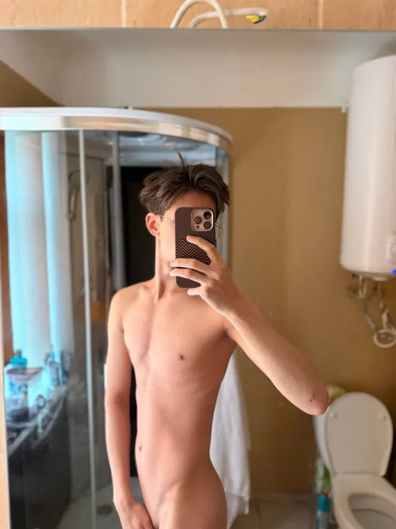 Lucas, male escort in Dubai โ photo 9