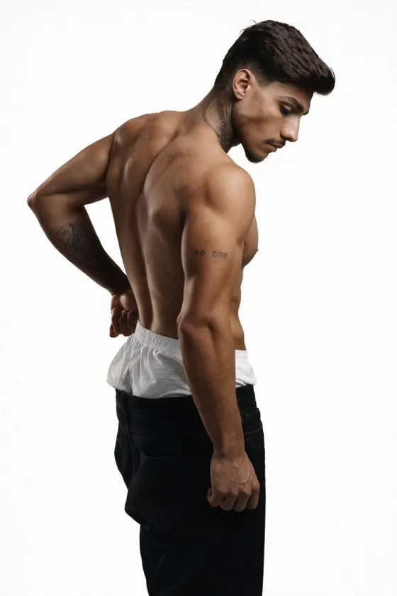 Marco, male escort in Dubai โ photo 7
