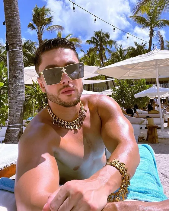 Max, male escort in Dubai โ photo 12