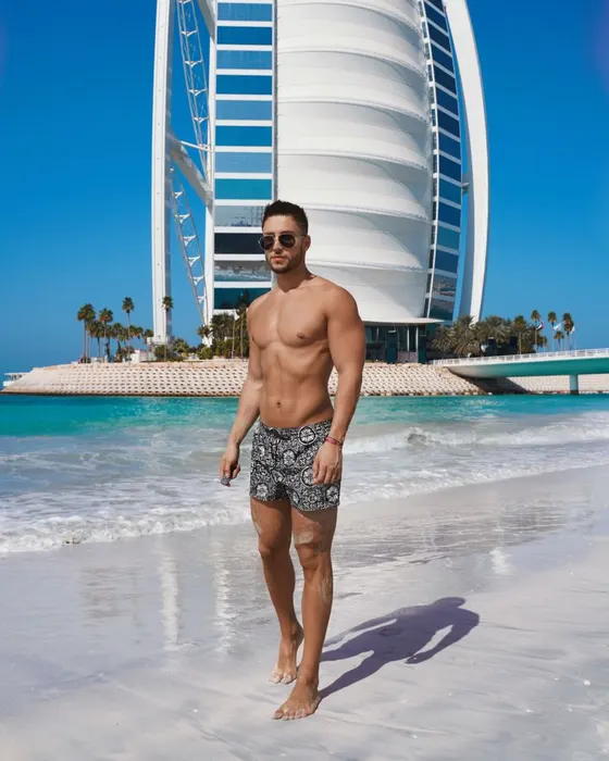 Max, male escort in Dubai โ photo 18