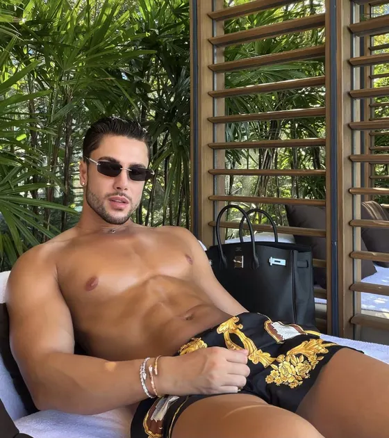 Max, male escort in Dubai โ photo 3