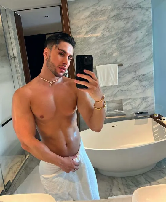 Max, male escort in Dubai โ photo 6