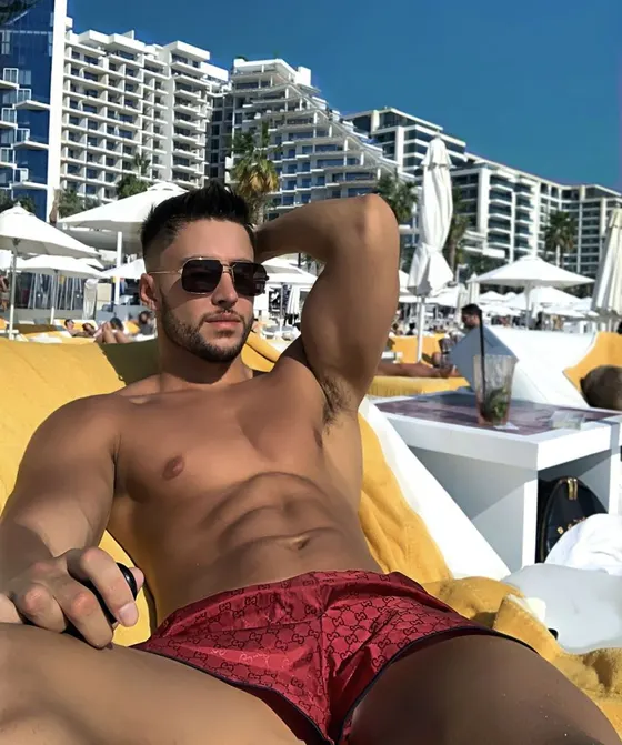 Max, male escort in Dubai โ photo 8