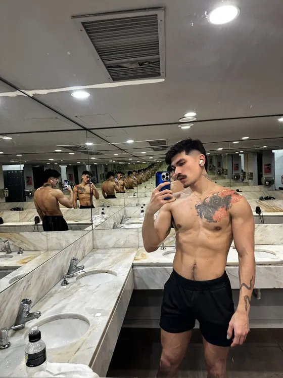 Nate, male escort in Dubai โ photo 2