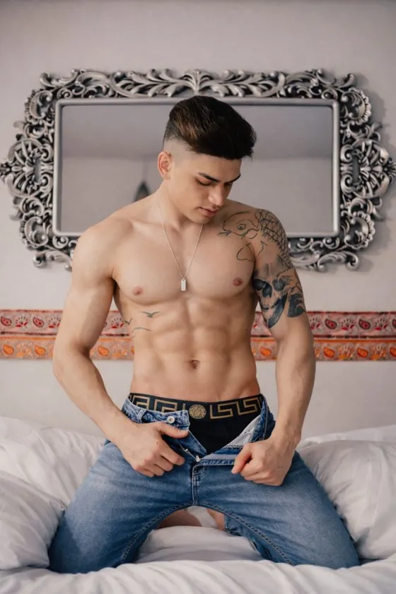 Noah, male escort in Dubai โ photo 8