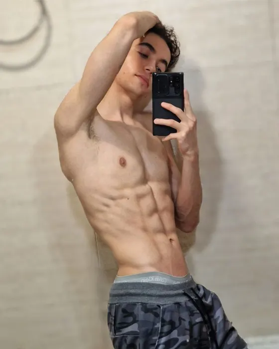 Noah, Brazilian male escort in Dubai โ photo 4