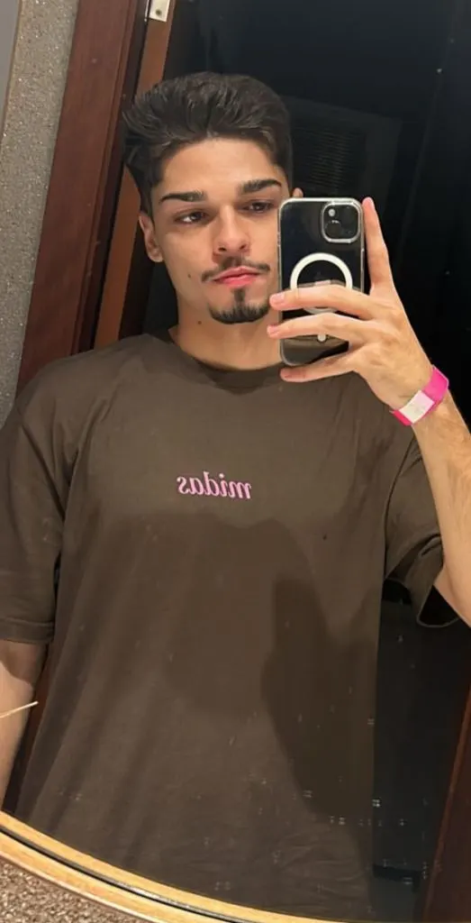 Oscar, male escort in Dubai โ photo 3