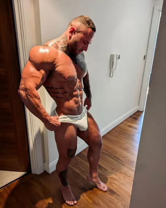 Oscar, Brazilian male escort in Dubai โ photo 10