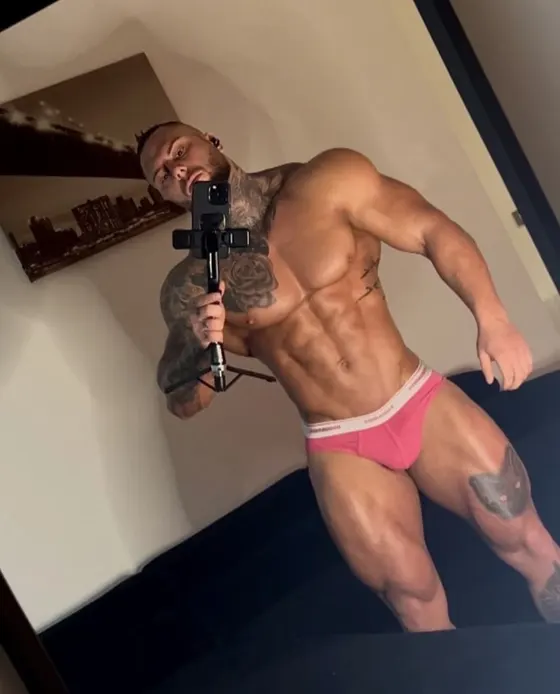 Oscar, Brazilian male escort in Dubai โ photo 7
