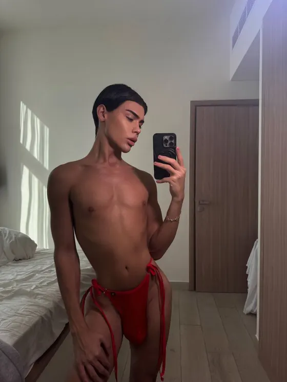 Oscar, male escort in Dubai โ photo 3