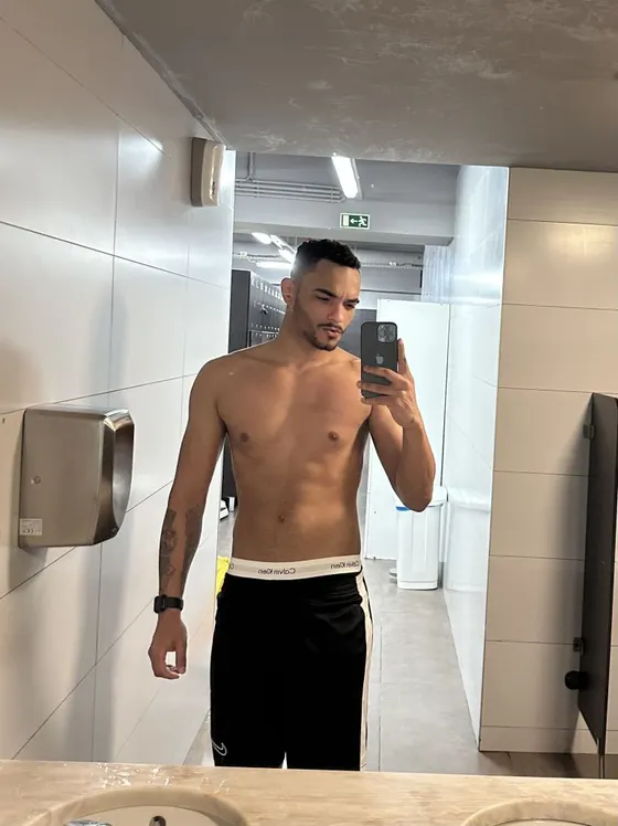 Owen, male escort in Dubai โ photo 11