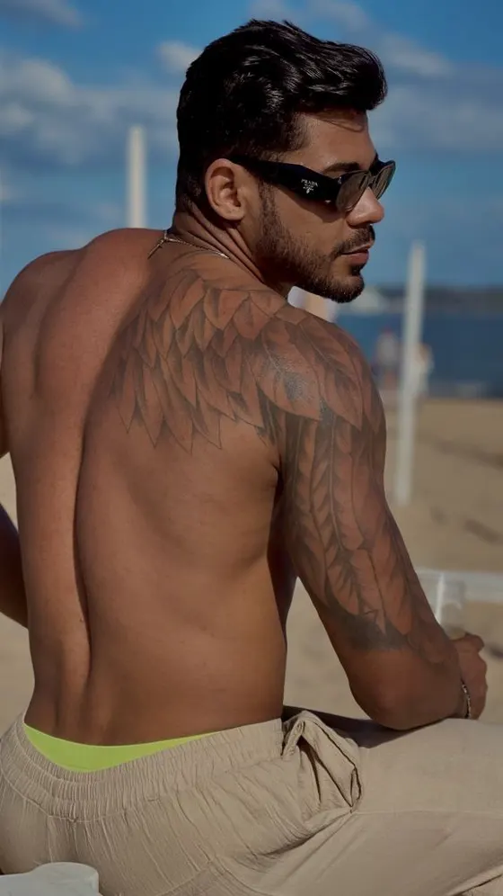 Rafael, male escort in Dubai โ photo 17
