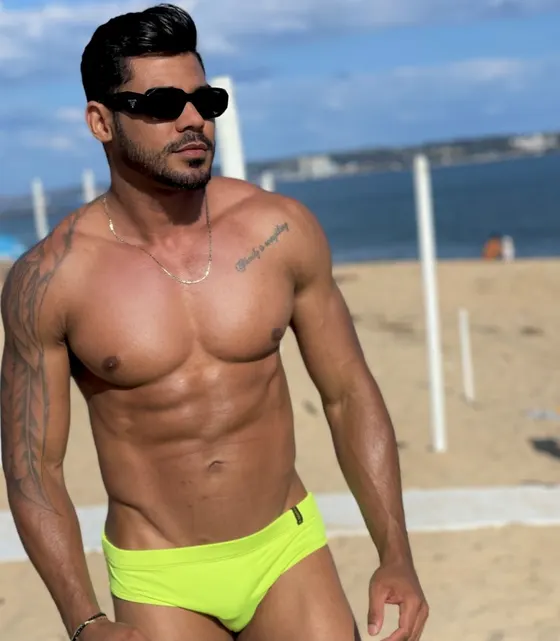 Rafael, male escort in Dubai โ photo 4