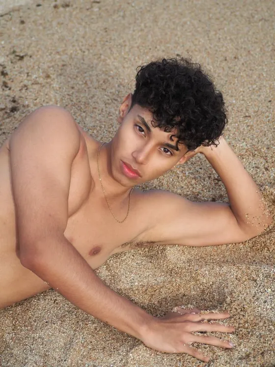 Roman, male escort in Dubai โ photo 13