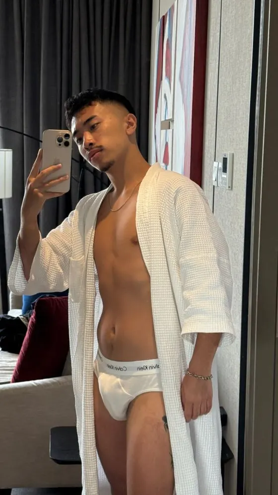 Roman, Asian male escort in Dubai โ photo 2