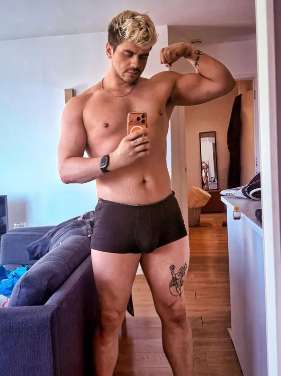 Ryan, male escort in Dubai โ photo 3