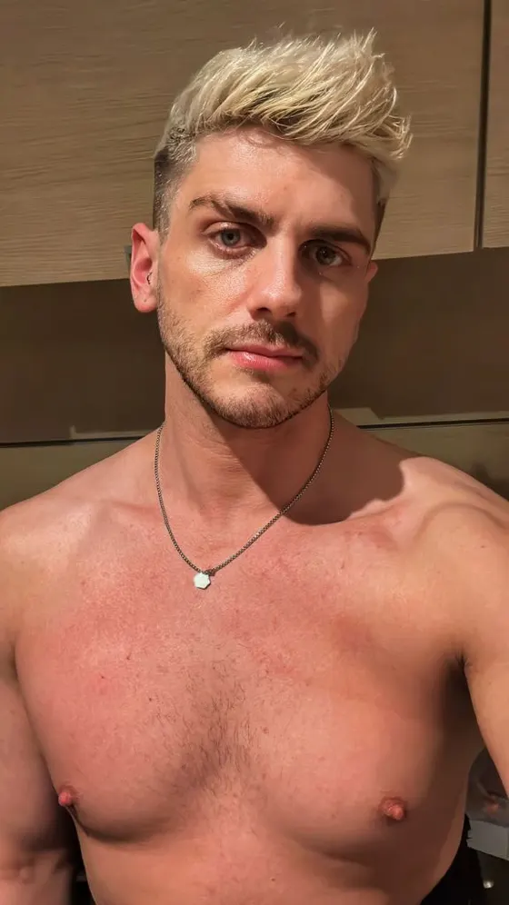 Ryan, male escort in Dubai โ photo 7