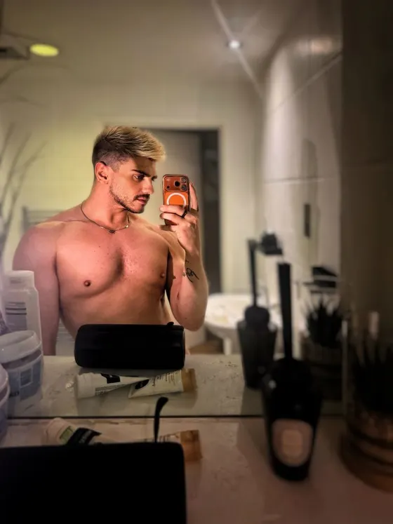 Ryan, male escort in Dubai โ photo 9