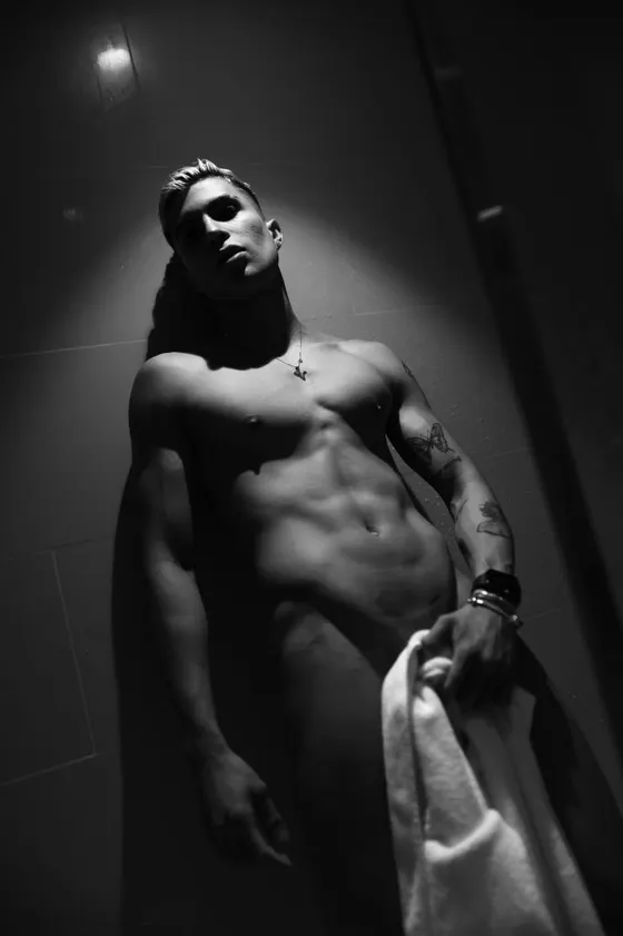 Ryan, male escort in Dubai โ photo 7