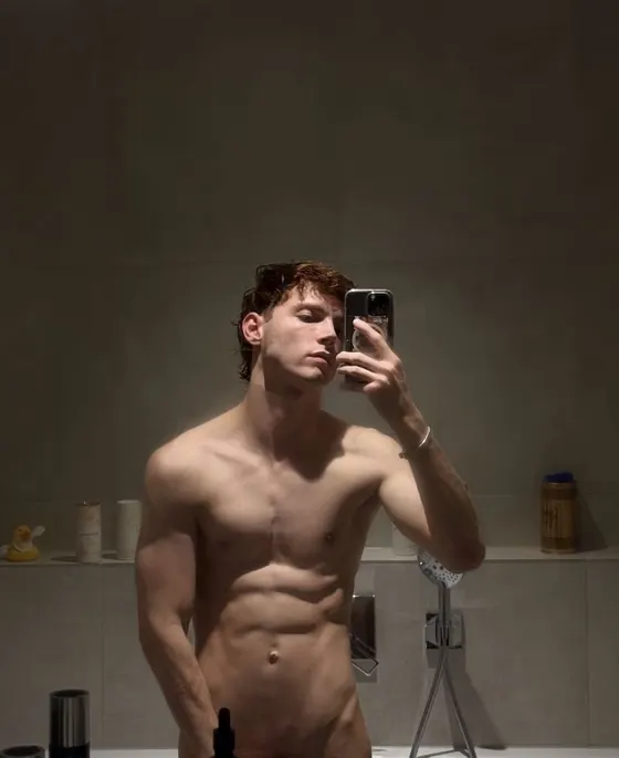 Sean, male escort in Dubai โ photo 2