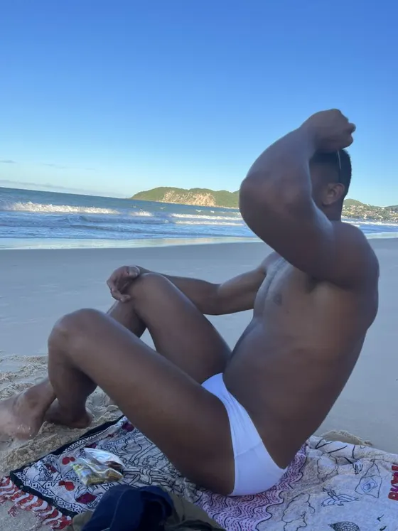 Sean, male escort in Dubai โ photo 3