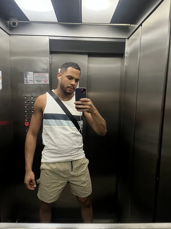 Sean, male escort in Dubai โ photo 6