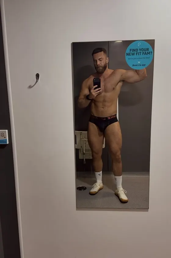 Sean, male escort in Dubai โ photo 10