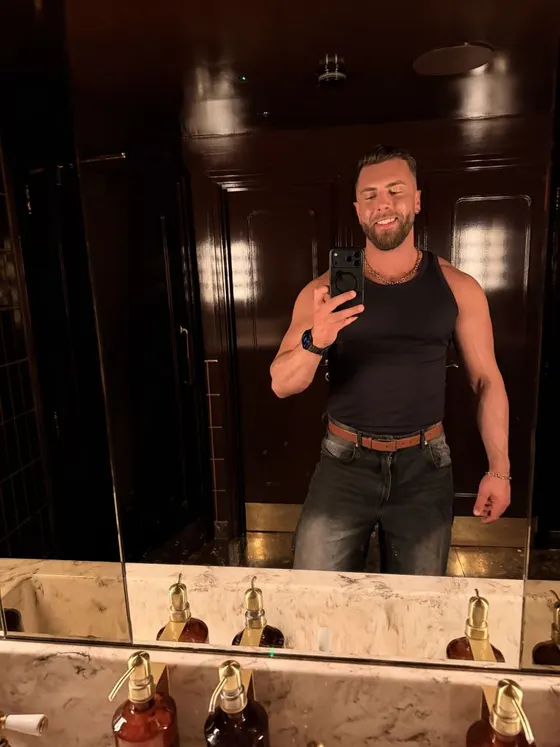 Sean, male escort in Dubai โ photo 8