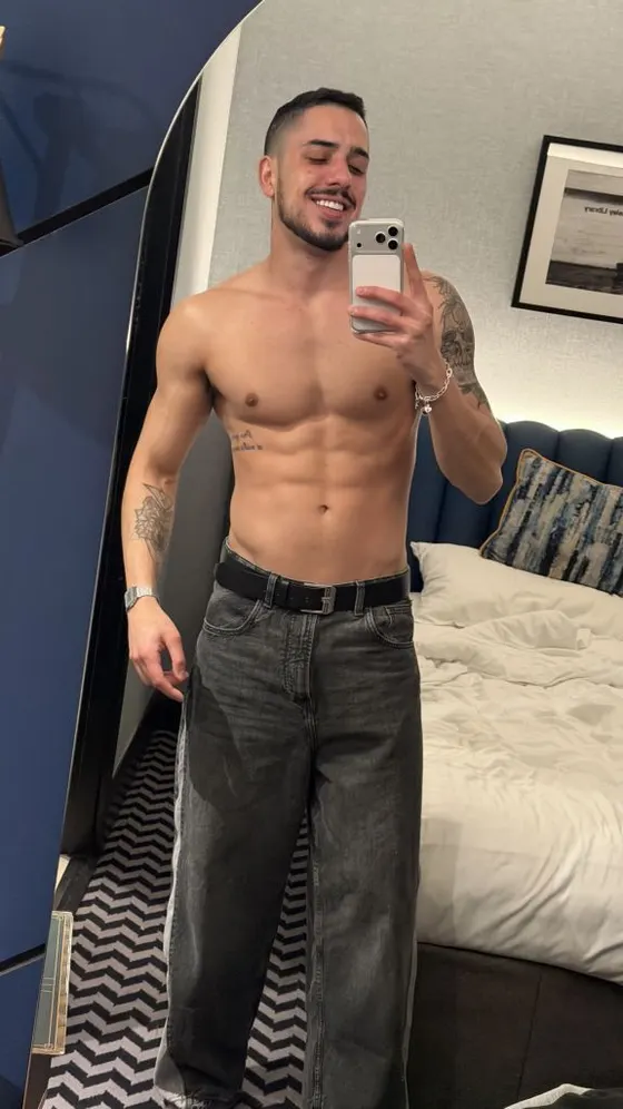 Sean, male escort in Dubai โ photo 3