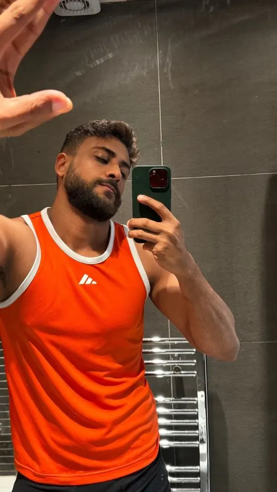 Sean, male escort in Dubai โ photo 7