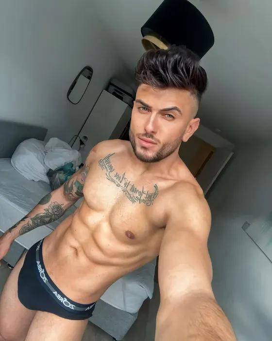 Sergei, male escort in Dubai โ photo 2