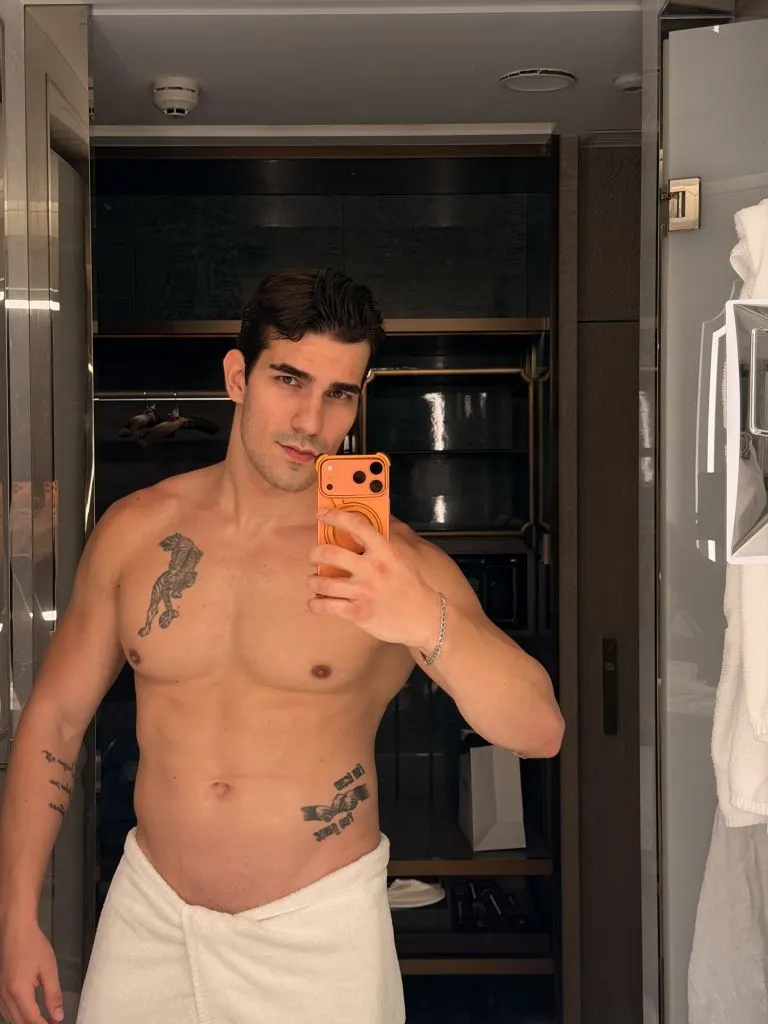 Theo, male escort in Dubai