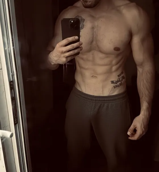 Theo, male escort in Dubai โ photo 10