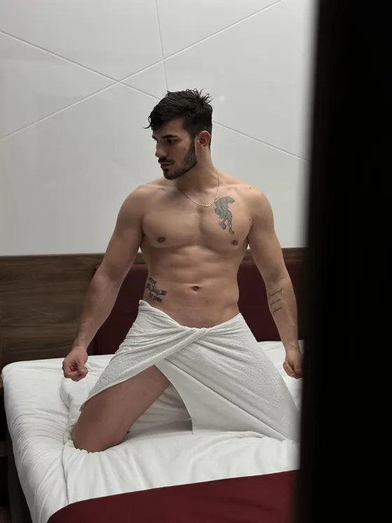 Theo, male escort in Dubai โ photo 12