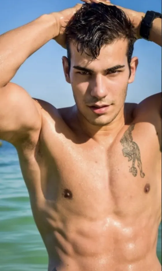 Theo, male escort in Dubai โ photo 15