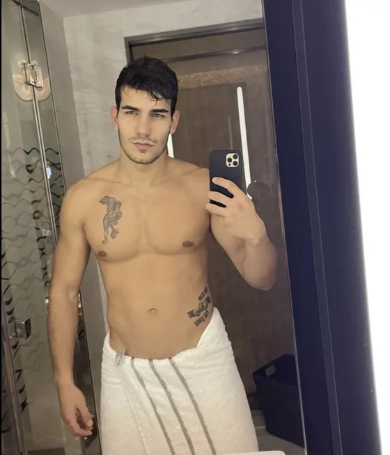 Theo, male escort in Dubai โ photo 18