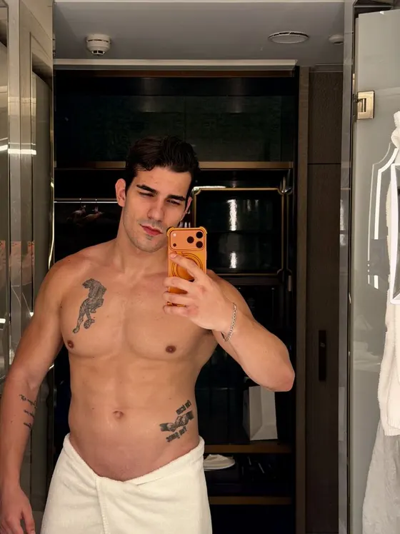Theo, male escort in Dubai โ photo 2