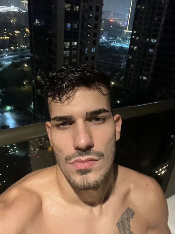 Theo, male escort in Dubai โ photo 6