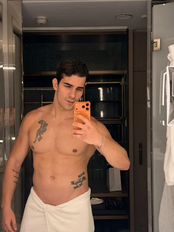 Theo, male escort in Dubai โ photo 7