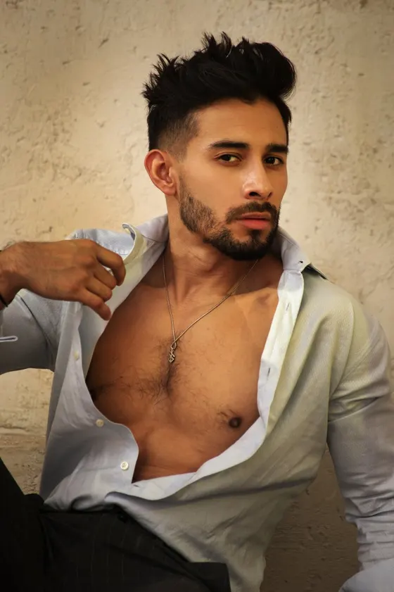 Theo, male escort in Dubai โ photo 13