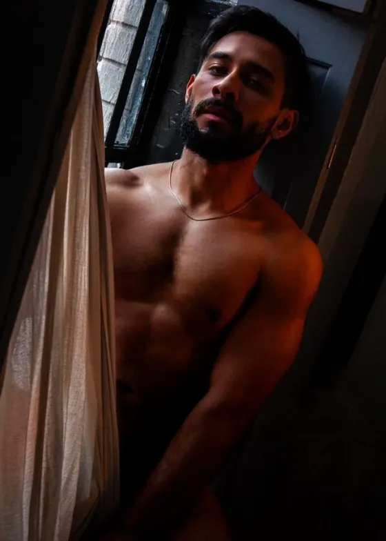Theo, male escort in Dubai โ photo 7